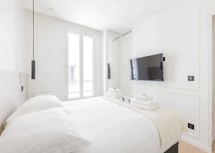 Charming Near Montmartre - Mobility Lease